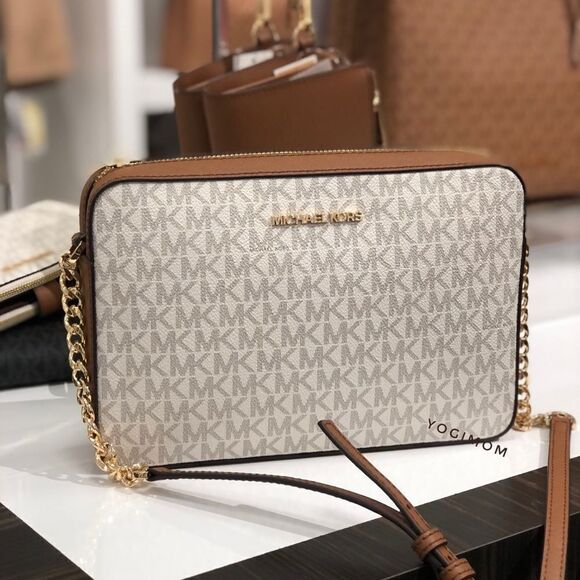 BUNDLE MICHAEL KORS Jet Set Large Vanilla MK Logo East West Xbody Phone Wallet - Picture 2 of 15